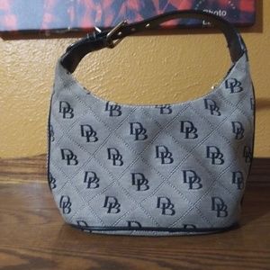 Dooney & Bourke